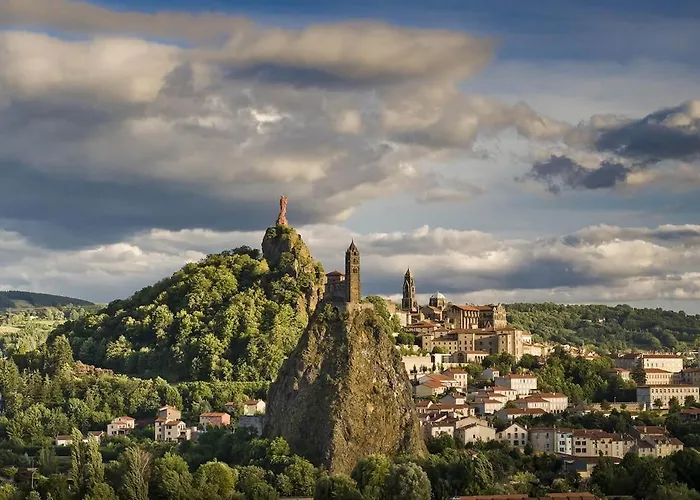 Le Cocoon Cache, Charming F2, Puy-en-velay Center * Le Puy-en-Velay