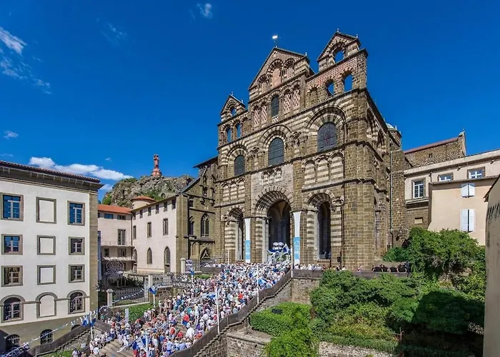 Appartement Le Cocoon Caché, Charming F2, Puy-en-velay Center *