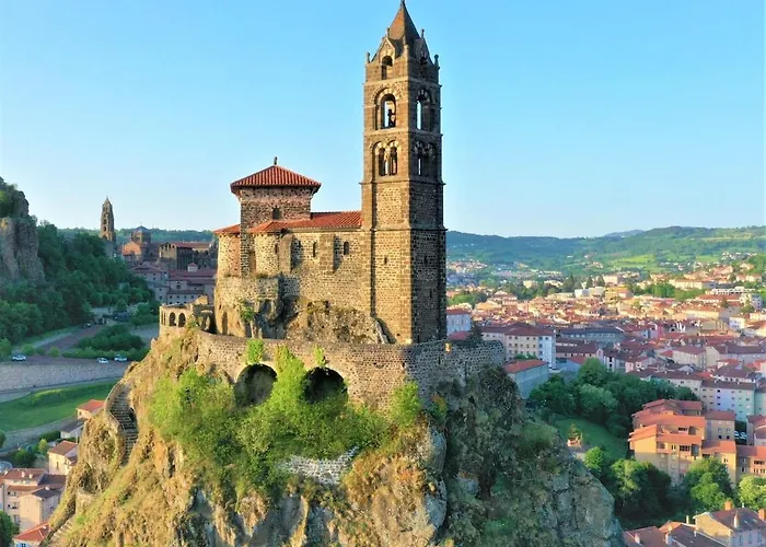 Le Cocoon Cache, Charming F2, Puy-en-velay Center *